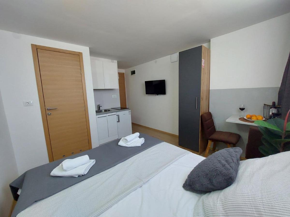 Apartmani Roza PUY 외부 사진